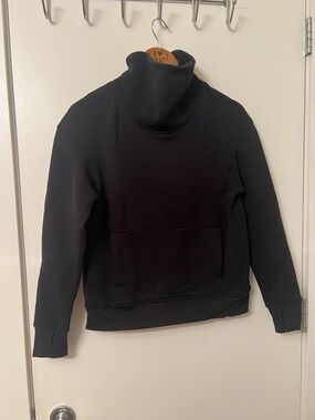 Lululemon Black High‑Neck Sweatshirt – Size 4